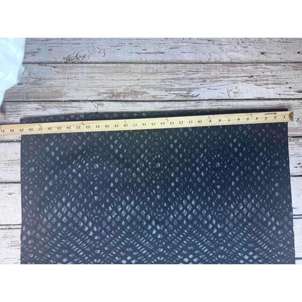 Lululemon Scarf Fleece‎ Vinyasa Customizable Geometric Black Gray Snap O/S NWT